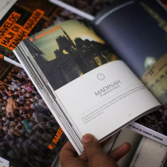 TRAVELOG HAJI  DI TANAH HARAM by SAIFUL NANG